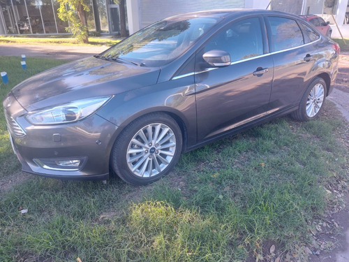 Ford Focus III 2.0 Sedan Titanium At6