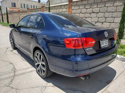 Imagen 3 de 8 de Volkswagen Jetta 2013 2.0 L4 Mt