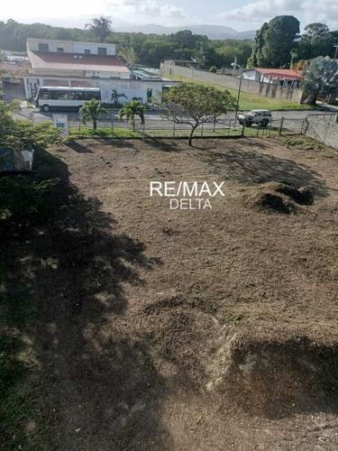 Venta De Villa En Urbanizacion Asocibal Norte, Ciudad Balneario Higuerote.