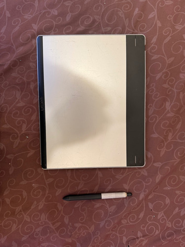 Wacom Intuos Pen & Touch Medium Cth680 Gris (Usado)