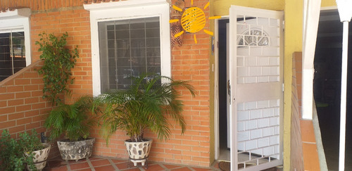 Imagen 1 de 18 de Se Vende Town House En San Diego Villa Laguna Club