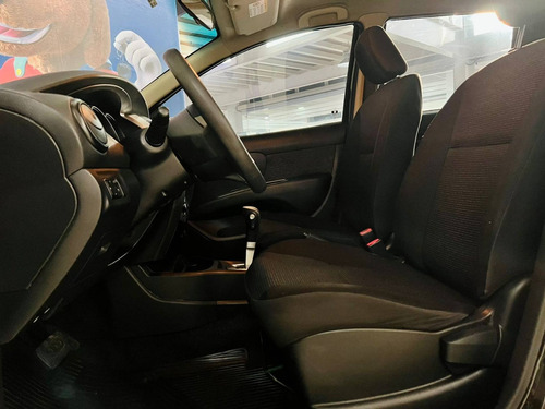 Imagem 8 de 11 de Nissan Livina 1.8 S 16v Flex 4p Automático