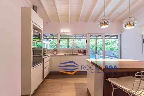 Imagen 9 de 24 de Casa En Venta Estilo Racionalista En Campos De Álvarez Country Club - Moreno
