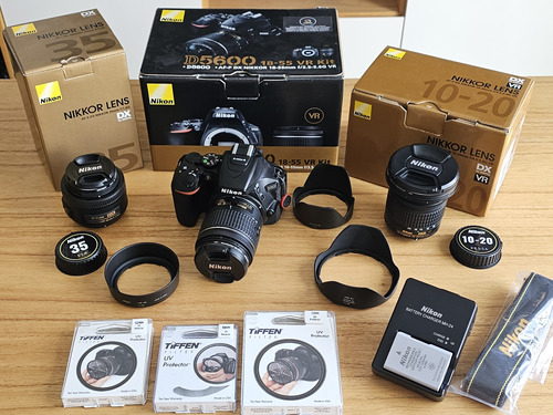 Nikon D5600 Kit 18-55mm + Lentes: 35mm & 10-20mm