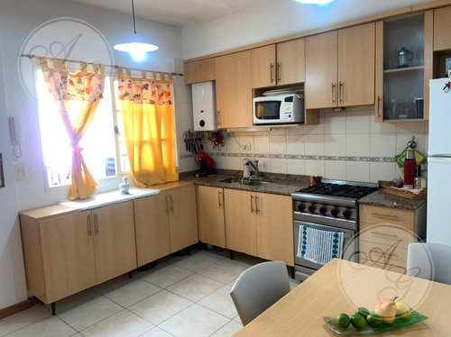 Super Luminoso Duplex Con Patio En Exc. Estado