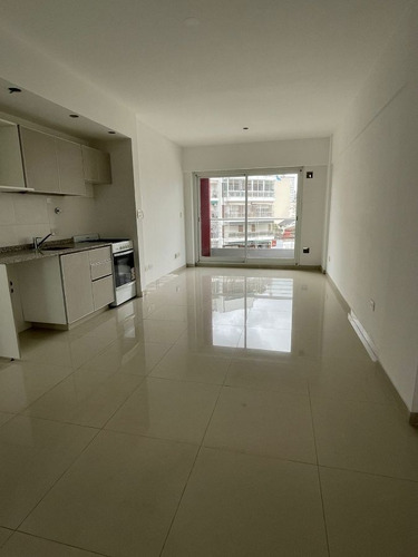Imagen 2 de 10 de Departamento En Venta De 1 Dormitorio En Villa Del Parque