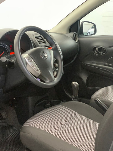 Imagem 2 de 15 de Versa Conforto 2019 1.0s