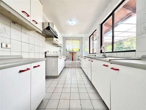 Imagen 6 de 25 de Amplia Casa Con Piscina En Venta De 6 Dormitorios - La Reina