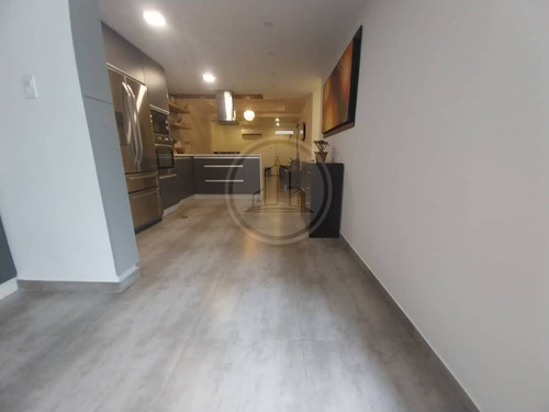 Venta De Hermoso Apartamento Ubicado En Res. Villas De León, Sector Barrio Sucre.013js