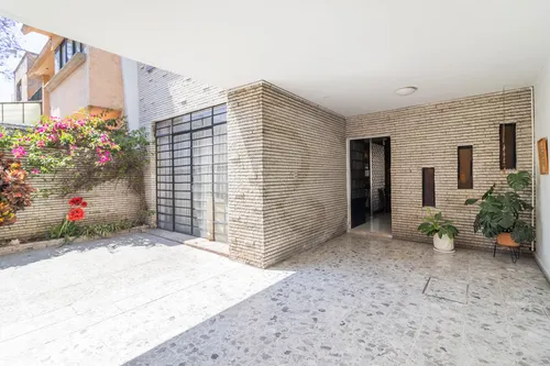 Casa En Venta En Letrán Valle