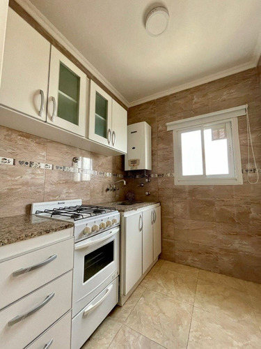 Imagen 3 de 15 de Venta - Departamento- 3 Ambientes A La Calle Vista Panorámica Y Al Mar - Mar Del Plata