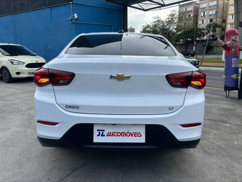 Chevrolet Onix plus 1.0 Lt 2 4P