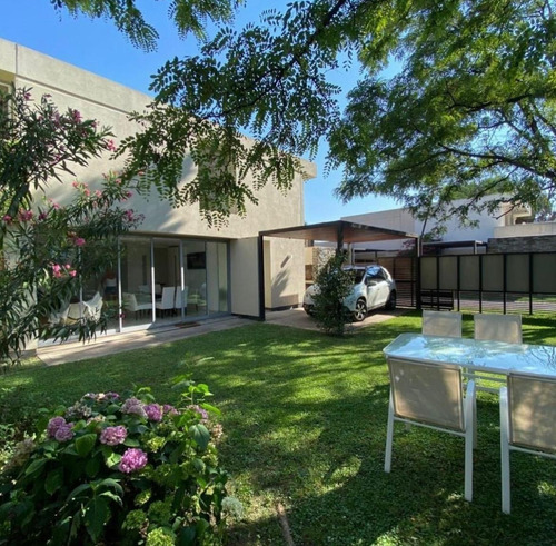 Casa En Venta 3 Dorm Única Central- Complejo Villa Pehuen - Seg 24 Hs Excelente Ubicación En Villa Allende