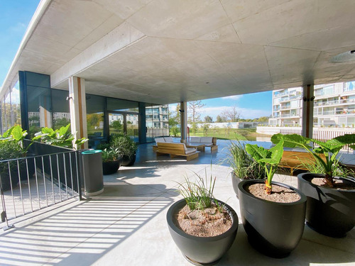 Departamento Con Cochera En Venta En Venice, Tigre.