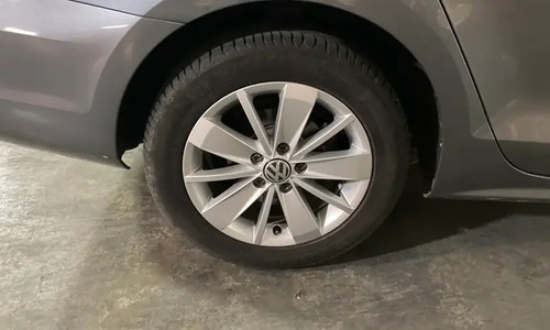 Volkswagen Jetta A6 Live 2.0 lt