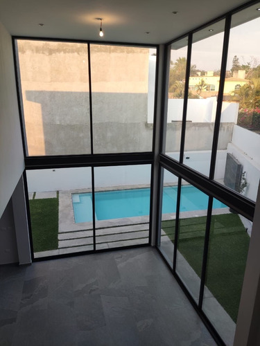 Estrene Residencia En Lomas De Cuernavaca, 3 Recamaras, Alberca, En Privada.