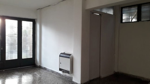 Imagen 2 de 9 de P.h Al Frente 3 Ambientes (zona Tribunales)