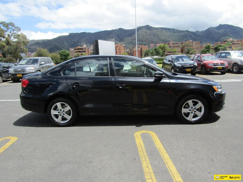 Volkswagen Nuevo Jetta Trendline At 2500