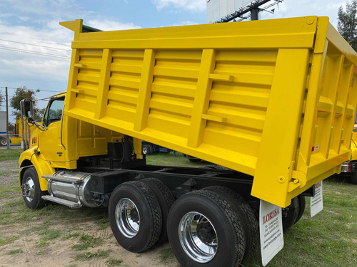 Imagen 4 de 12 de Camion De Volteo De 14 Mts Cabina Marca Sterling