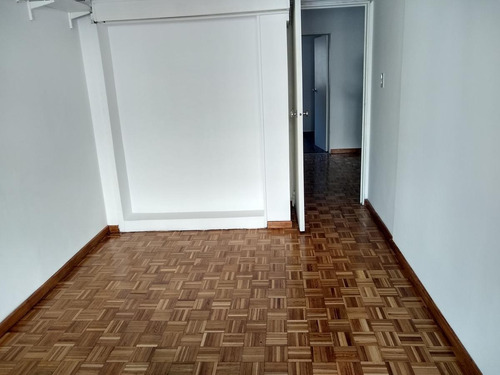 Imagen 10 de 21 de Oficina En Tribunales. Apto Vivienda