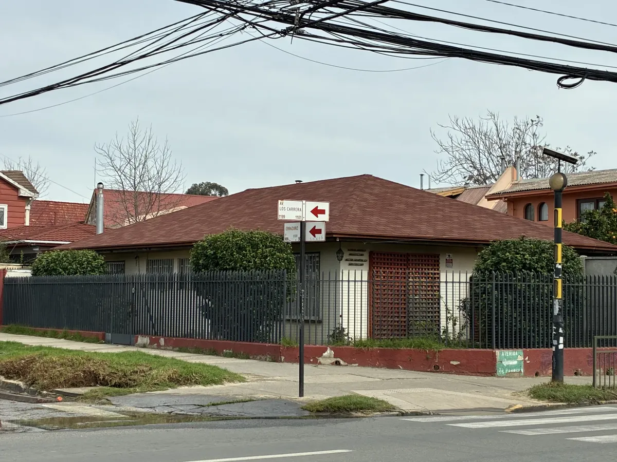 Imagen 1 de 10 de Casa Av. Los Carreras, A Cuadras Del Comercio Y Clínica.