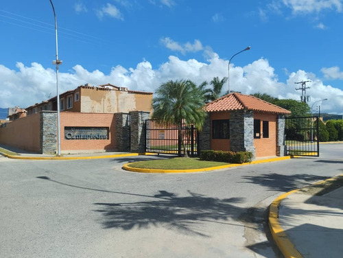 Se Alquila Town House En Conjunto Residencial Cantapiedra. Naguanagua. Zenaida Quintero
