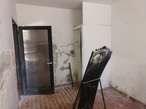 Imagen 7 de 10 de Galpón Ed 200 Metros En Lomas Del Mirador