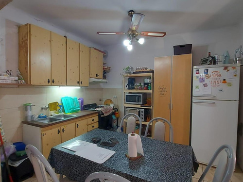 Venta - Casa En Beccar Con Dos Viviendas En Block Y Garage. Ideal Inversión.