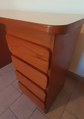 Escritorio Con Cajones Marrón (Usado)