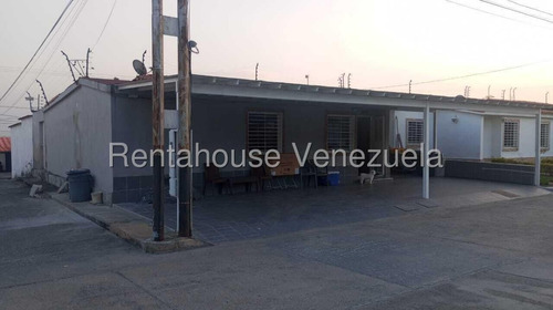 25-20836excelente Casa En Venta De 200 M2 En Urb Privada Y Tranquila Villas De Yara , Cuenta Con 3 Habitaciónes, 2 Baño Yineth Cordero Rahco Y:c