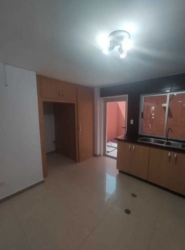 Townhouse En Alquiler El Castaño Maracay