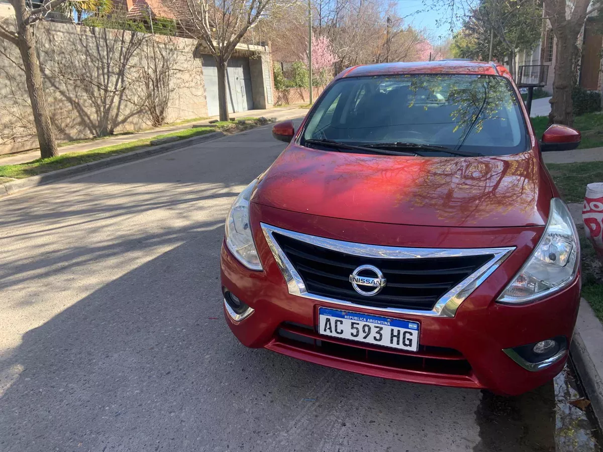 Nissan Versa 1.6 Advance At