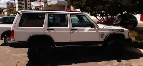 Jeep Cherokee 1998 4.0 Sport Aut. 5p