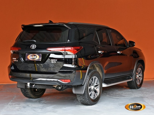 Imagem 3 de 14 de Hilux Sw4 7 Lugares