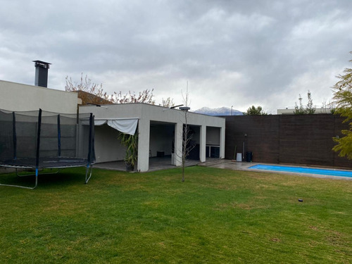 Vendo Casa Mediterranea 3d, 3b + Sevicio, Quincho Y Piscina