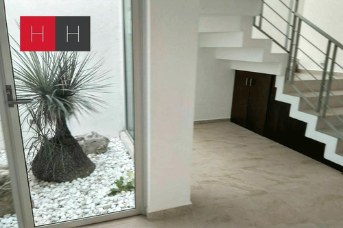 Venta De Casa En Lomas Del Valle