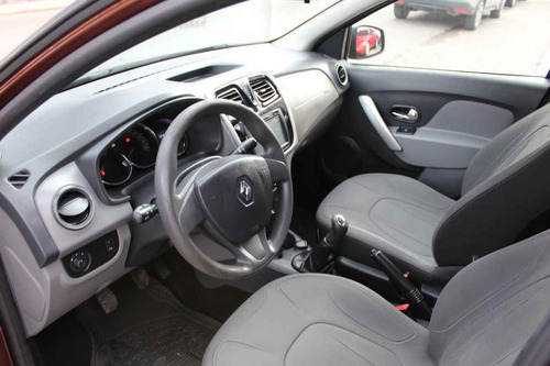 Imagen 9 de 15 de Renault Logan 2015 4p Privilege L4/1.6 Man