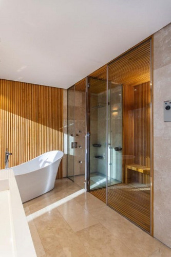 Imagen 18 de 30 de Venta Canning Barrio Privado Saint Thomas Este Espectacular Casa De Diseño Con 5 Dormitorios, 7 Baños, Quincho, Piscina Climatizada Y Parque! No Te La Pierdas!