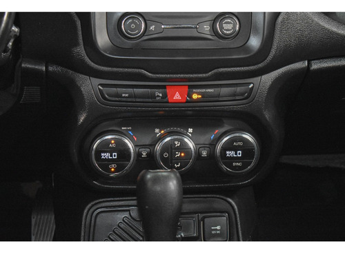 Jeep Renegade 1.8 16V FLEX LONGITUDE 4P AUTOMÁTICO