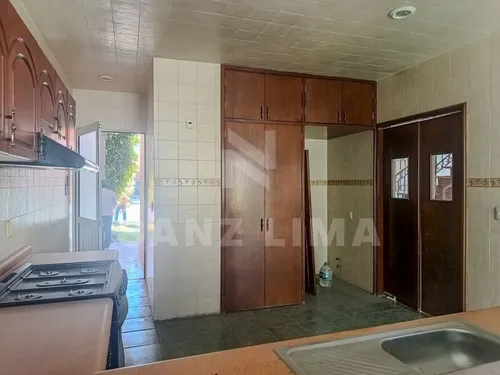 Alameda: Casa Nueva, Amplia Y Cómoda En Circuito Privado