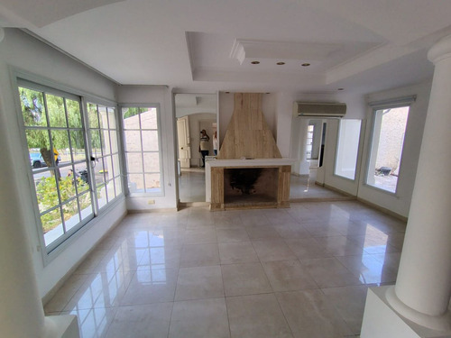 Se Vende Casa En Barrio Dalvian, Mendoza