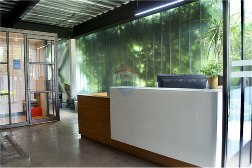 Excelentes Oficinas/bodegas En Muy Buena Ubicación