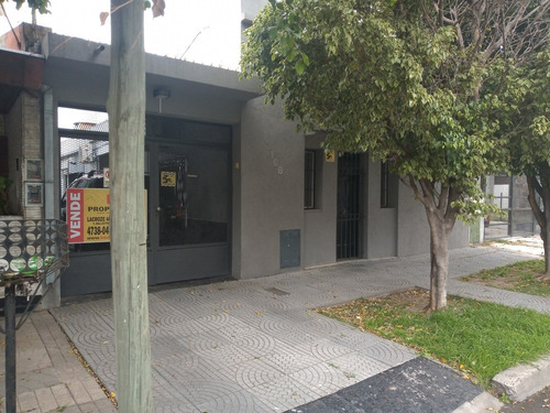 Imagen 2 de 14 de Impecable Casa En Venta De 3 Ambientes, Con Pileta Y Quincho