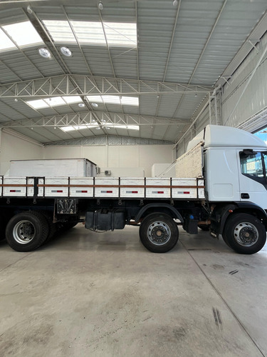 Tector 31-300 Branco 2023 Com Carroceria De Madeira 8x2