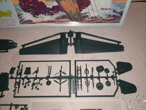 Avion Douglas Ac-47 Puff The Magic Dragon Kit Monogram 1/90 (Usado)