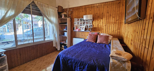 Gran Casa De 5 Ambientes Con Jardín Y Quincho En Antártida Argentina, Carapachay