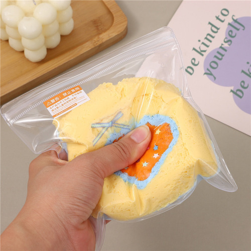 - Brinquedo Toast Squishy Taba Em Forma De Coração