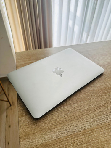 Macbook Air (11 Pulgadas, Principios De 2015) (Usado)
