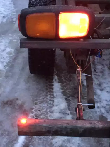 Imagen 2 de 3 de Luces Led Rojas Pequeñas De Señalizar Ideal Carros Proyectos