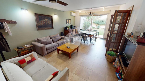 Imagen 5 de 25 de Casa Colonial, Impecable Estado, Con Jardin.